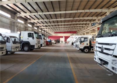 Chine camions de pompiers commerciaux de l'acier au carbone 95km/H de 5mm avec le bateau-citerne 10000L à vendre