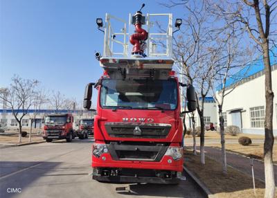 China o carro de bombeiros de escada aérea do chassi 44m de 9230Kg HOWO contém 2 assentos à venda