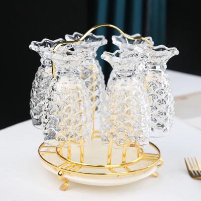 China Creative Round Household Gold Heart Rack Cup Glass Water Metal Metal Drying Cups Viable Storage Racks for sale