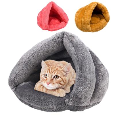 China Relipet Cat Bed Triangle Plush Pet Viable Wholesale Luxury Warm Sleeping Bag For Cat for sale