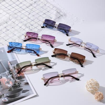 China Internet Celebrity Recommend Glass Men Unisex Rimless Fashion Tinted Rectangular Sunglasses for sale