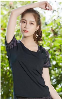 China Moisture Wicking Womens Short Sleeve Sports Top T Shirts Good Sweat Absorption for sale