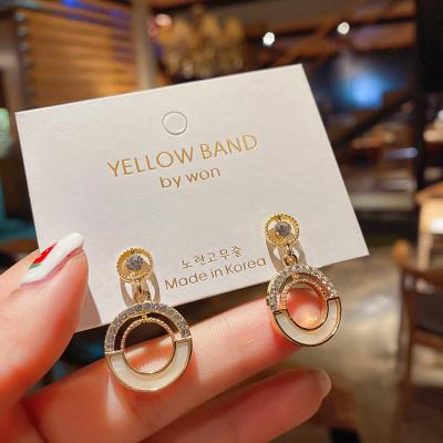 China Fast Delivery Korea Top Sense Silver Earrings Ring Shell Personality Temperament Web Celebrity Fashion Female Earrings for sale