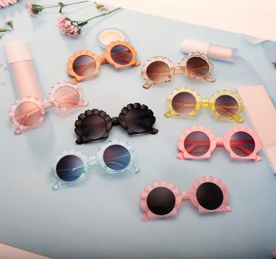 China Sunflower Shell Jelly Color Girls Glasses New Fashion Sunglasses Children's Sunglasses Lovely Trend Boys Personality Sunglasses Women for sale