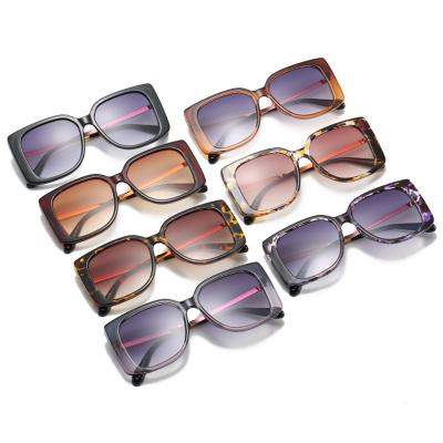 China Women 2022 New Arrival Metal Temple Oversized Square Sunglasses Frame Fashion Square Glass Big Wholesale for sale