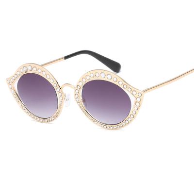 China 2022 New Fashion Sunglasses Fashion Metal Frame With Diamonds UV400 Lens Protective Multi Colors Laminated Sunglasses For Women for sale