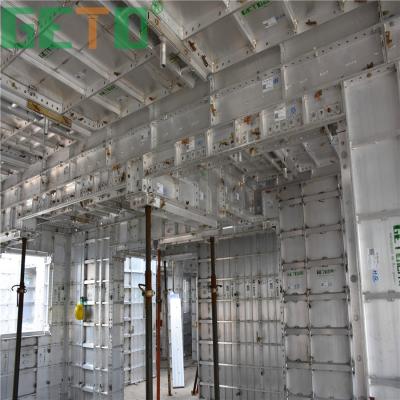 Китай Lower Cost Plastic Building Construction High Efficiency Concrete Wall Forms With Longitudinal Reinforcement продается