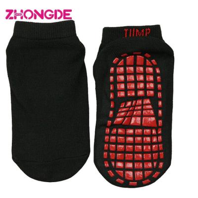 China Best Quality New Non Skid Trampoline Bar Socks Adults Hot Sale Antibacterial Hot Items Trampoline Custom Grip Socks Bounce Home for sale