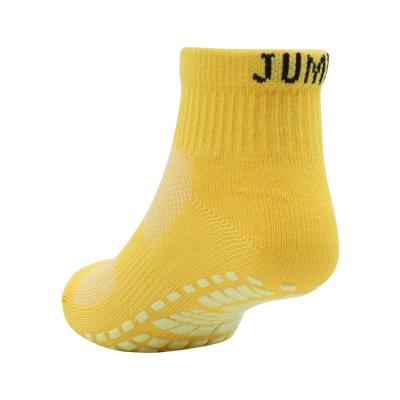 China Custom Wholesale Non Anti Slip Silicone Gel Toe Trampoline Gripper Socks Breathable Pilates Yoga Gripper Socks for sale