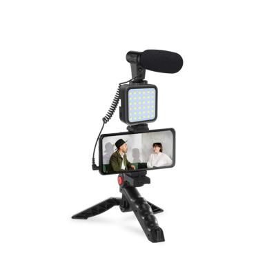 China PORTABLE TECHNOLOGY All-in-one Video Smartphone Vlogging Kit with Shotgun Microphone Phone Holder and Tripod for sale