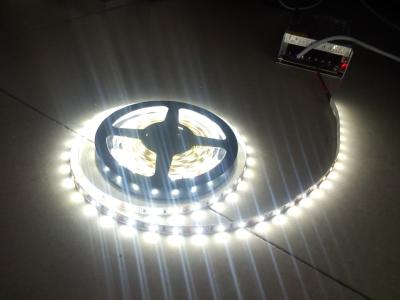 Китай Продайте прокладки СИД высокой яркости 12V 2835 SMD гибкие продается