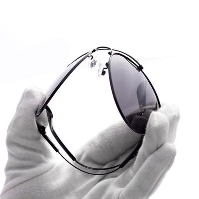 China Titanium Polarized Policeman Sunglasses Frame 3025 Super Flexible Frame Sunglasses Fashion Flexible Pilot Sunglasses Bounce Back After Twisted for sale