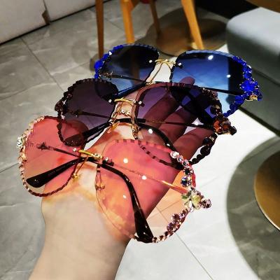 China 2022 Fashionable Outdoor Rimless Square Sunglasses Glasses Sun Glasses Big Shades Fashion Sun Glasses Women Sun Glasses for sale