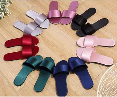 China Fashion Breathable Satin Wedding Slippers Bride Indoor Bedroom Slippers Summer Antiskid Bridesmaid Wedding Slippers for sale