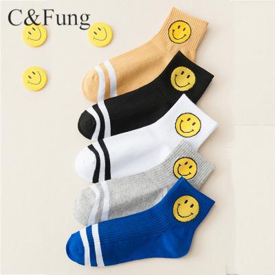 China Manufacturer Combed Cotton Casual Antibacterial Custom Sports Shorts Socks Mens Smile Socks for sale