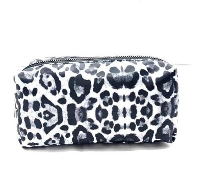 China Beauty Pouch Leopard Makeup Brush Bag Luxury Private Label Cosmetic Bag for sale