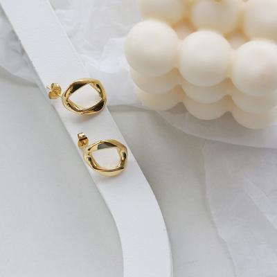 China FASHIONABLE hot sale 18k gold plated stud earring sample earring for woman Normcore stainless steel earring for sale