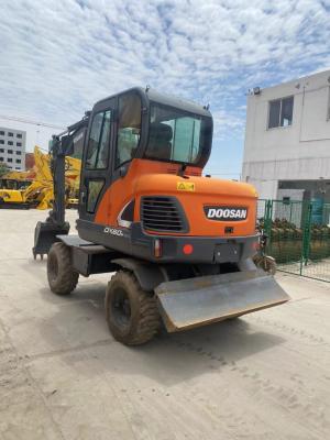 China Excavadora de ruedas de 6 toneladas usadas Hyundai DX60 Excavadora en venta