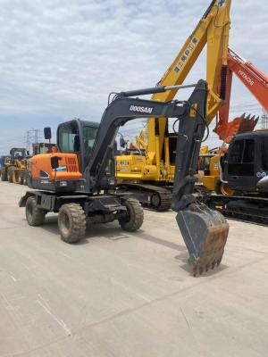 China Gebrauchtes Doosan DX60 Radbagger mit Motoren mit Nennleistung von 42,5 kW zu verkaufen