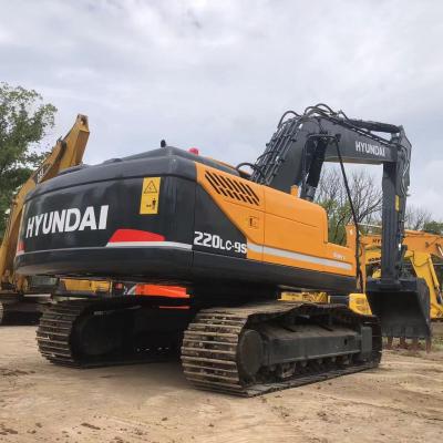 China Excavadora Hyundai 220LC-9S usada - 136KW de potência do motor, 22100kg de peso operacional à venda