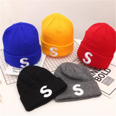 China Wholesale Fashion COMMON JOINT Winter Logo Unisex Acrylic Soft Beanie Hat With Custom Flat Embroidery With Good Prices for sale