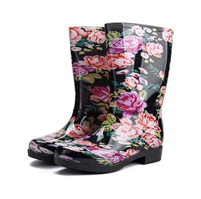 China 2021 Fashion Trend Hot Selling Women Rain Boots Waterproof Lightweight Garden Rain Boots For Women for sale