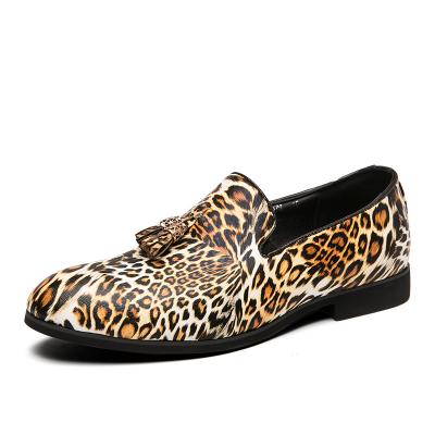 China Fashion waterproof leopard print formal synthetic leather shoes outfit the latest stylish shoes men shoes for sale