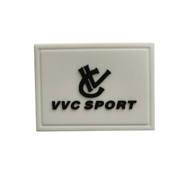 China 3D PVC Personalised Clothing Tags Silicone Apparel Rubber Badge Te koop