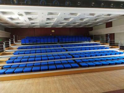 China Kaltgewalzte faltende Bleacher-Stahlsitze/Theater-einziehbare abgestufte Sitzplätze zu verkaufen