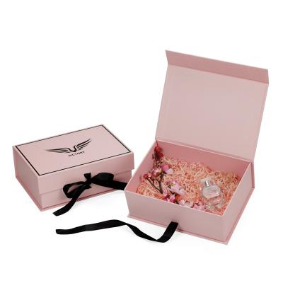 China Foldable Custom Printed Logo Recycled Cardboard Large Pink Cardboard Recyclable Luxury Magnetic Gift Box Packaging Large With Lid for sale