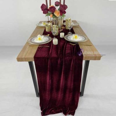 China TR039 Oilproof Velvet Embroidered Table Runner Christmas Jute Table Runner for sale