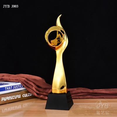 China New Europe Trophy Custom Professional Sports Competition Trophy Resin Creative Crystal Trophy for sale