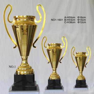 China Wholesale Custom Trophy Cup Zinc Alloy Europe Metal Design New Trophy Cup for sale