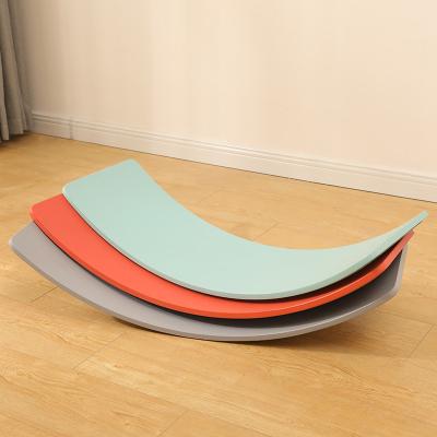 China Eco-friengly wooden balance board for toddler curvy shimmy rocker board for kids for sale