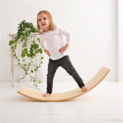 China Eco-friengly Curvy Balance Board Baby Shimmy Toy Montessori Wooden Balance Board Fitness Balance Board for sale