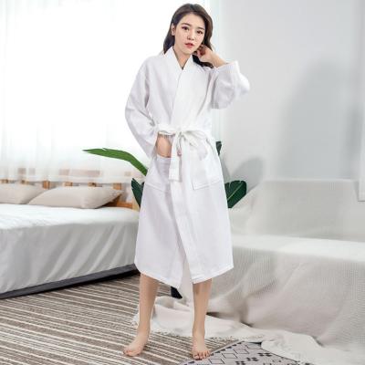 China Customizable 100% Cotton QUICK DRY Knee High Waffle Hotel Spa Bathrobe for sale