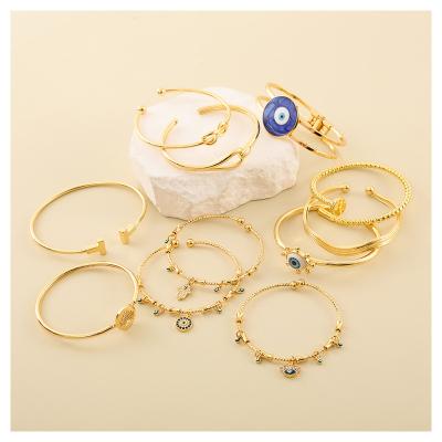 China Romantic Hengyu Wholesale Original Lucky Bracelet Charming Copper Evil Eye Bracelet Hand Eye Pendant Turkish Bracelet for sale