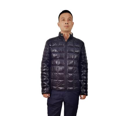 China 2021 Winter Quilted Lightweight Square Plaid Men Breathable White Duck Down Short Jacket Coats for sale