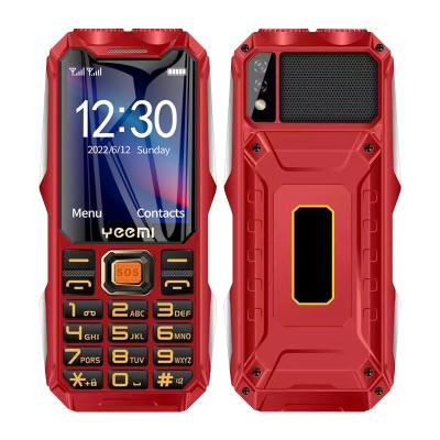 China 2.4 Inch 2G Feature Phone SOS Numbers YEEMI Q8 Dual Card Mobile Phone Portable for sale