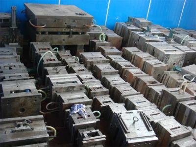 China Plastic moulds injection molding for sale