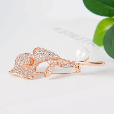 China 2021 New Fashion Women's Jewelry Full Diamond Branch Leaf Pearl Brooch Zircon Series Jewelry Brooch for sale