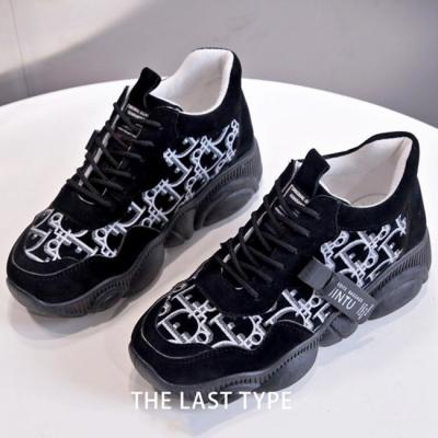 China Fashion Trend Lightweight Unique Fashion Comfortable Shoes For Women Casual Sneakers Women Sports Shoes for sale