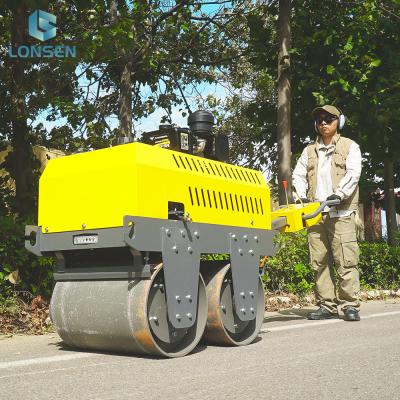 China Pequeño compactador de rodillos de doble tambor diesel de mano equipado con motor refrigerado por aire y bomba hidráulica Atos en venta