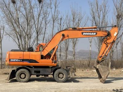 China Oorspronkelijke Korea 21 ton gebruikte Doosan graafmachines enorme Doosan DX210w 7 Diggers Te koop