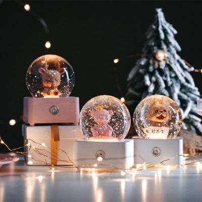 China China custom snow globe resin crafts snow globe decoration for promotion for sale