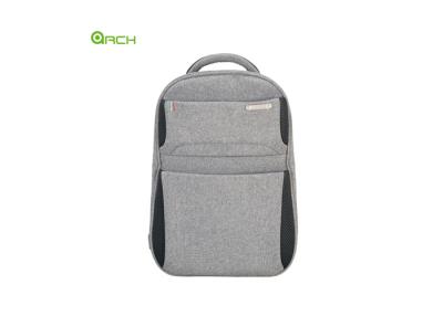 Chine Sac à dos d'ordinateur portable de voyage de flocon de neige de 17,5 pouces avec le port de remplissage d'USB à vendre