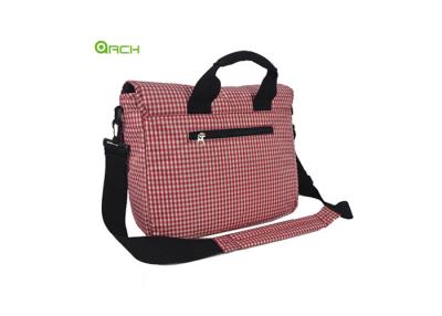 Chine Le multiple de compartiment d'ordinateur portable empoche le messager isolé personnalisé Bag à vendre