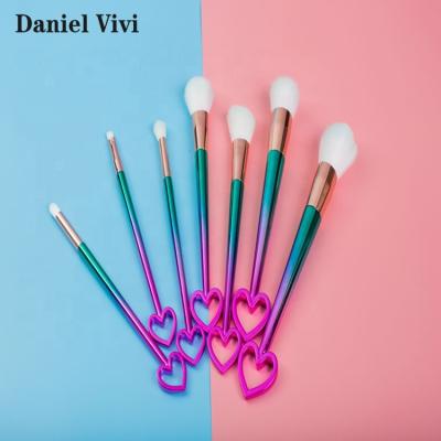 China Angular Blush Gradient Color Handle Makeup Exclusive Personlised Heart Shaped Brush Set for sale