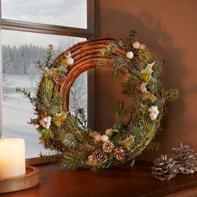 China BSCI Handmade Factory Customized Natural Material Home Decoration Winter Christmas Wreath for sale