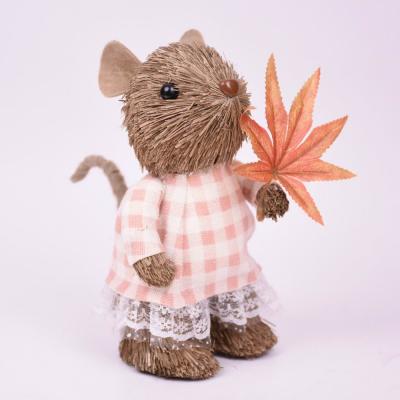 China Art Decor BSCI Mini Harvest Drop Straw Grass Rat Other Decor Home Accessories for sale